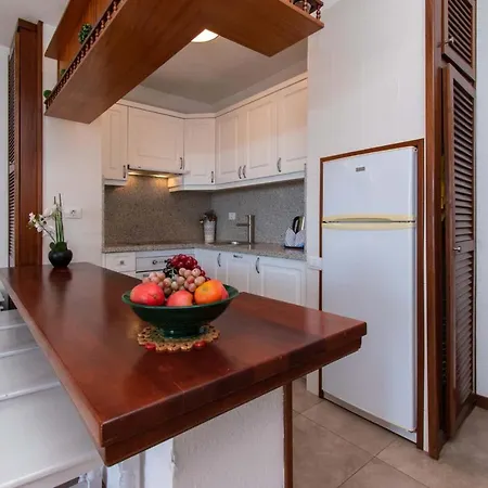 Victoria Court Ii 117 - One Bed With Sea View Apartmán *